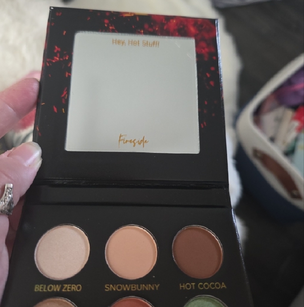 'Fireside' 9-Shade Eyeshadow Palette - Picture 2 of 4